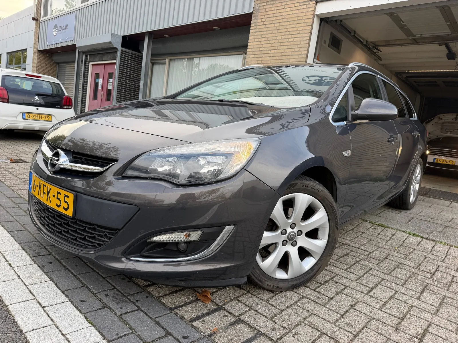 Opel Astra (2013) — foto 1