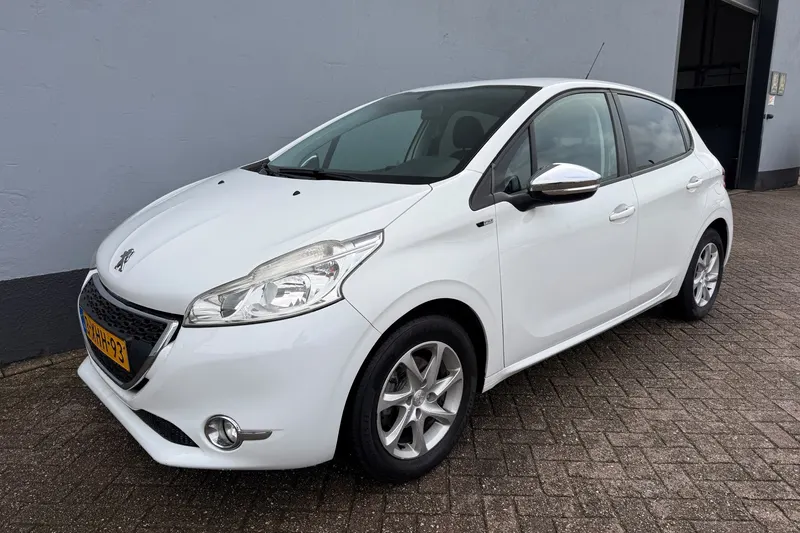 Peugeot 208 (2014)