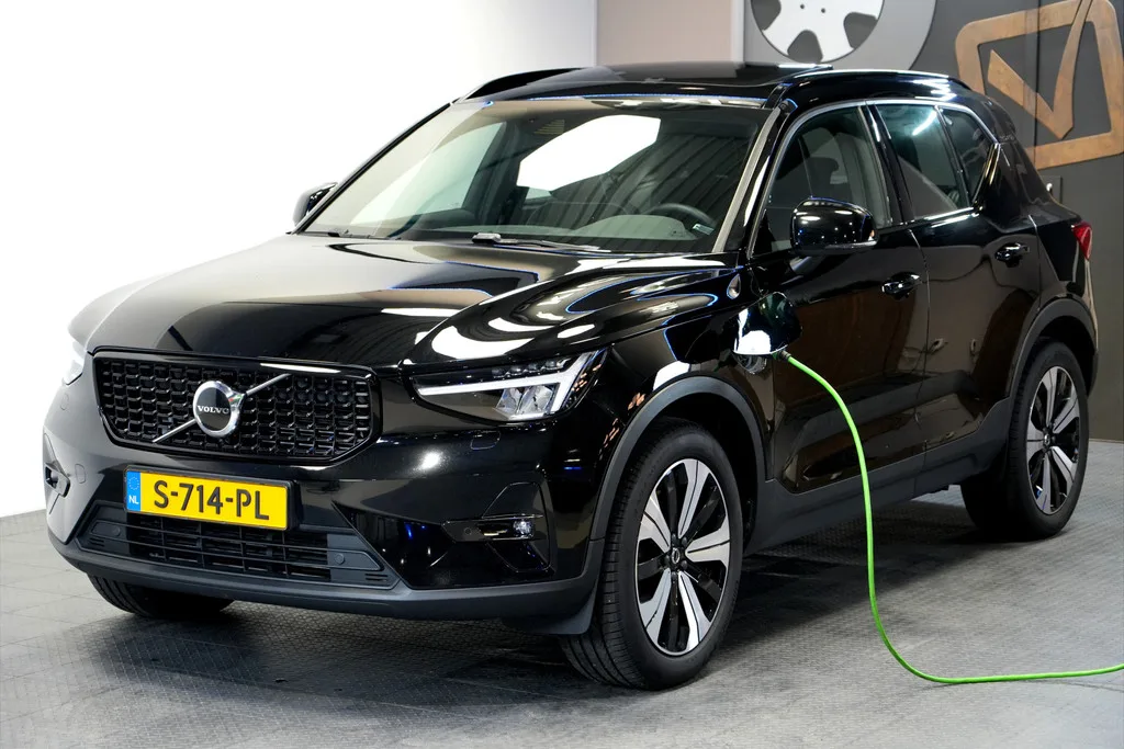 Volvo XC40 (2023) — foto 1