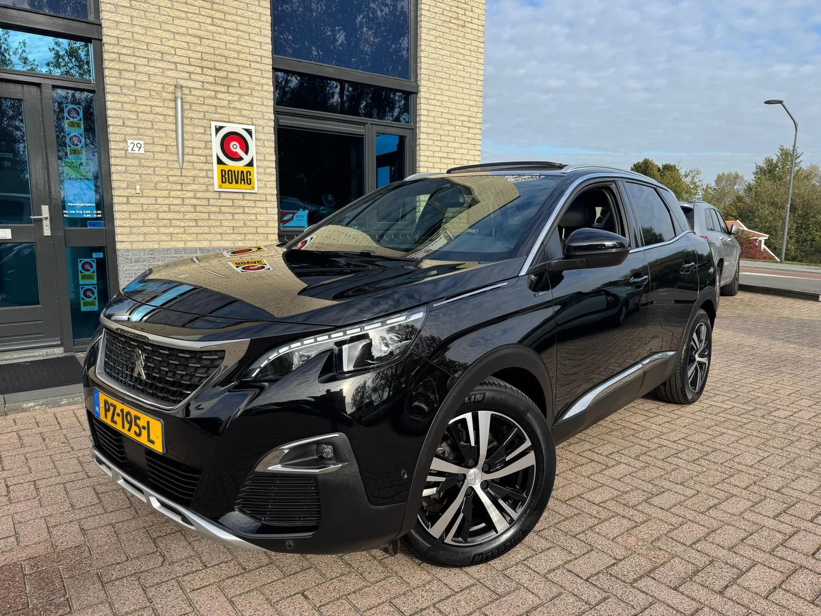 Peugeot 3008 (2017) — foto 1