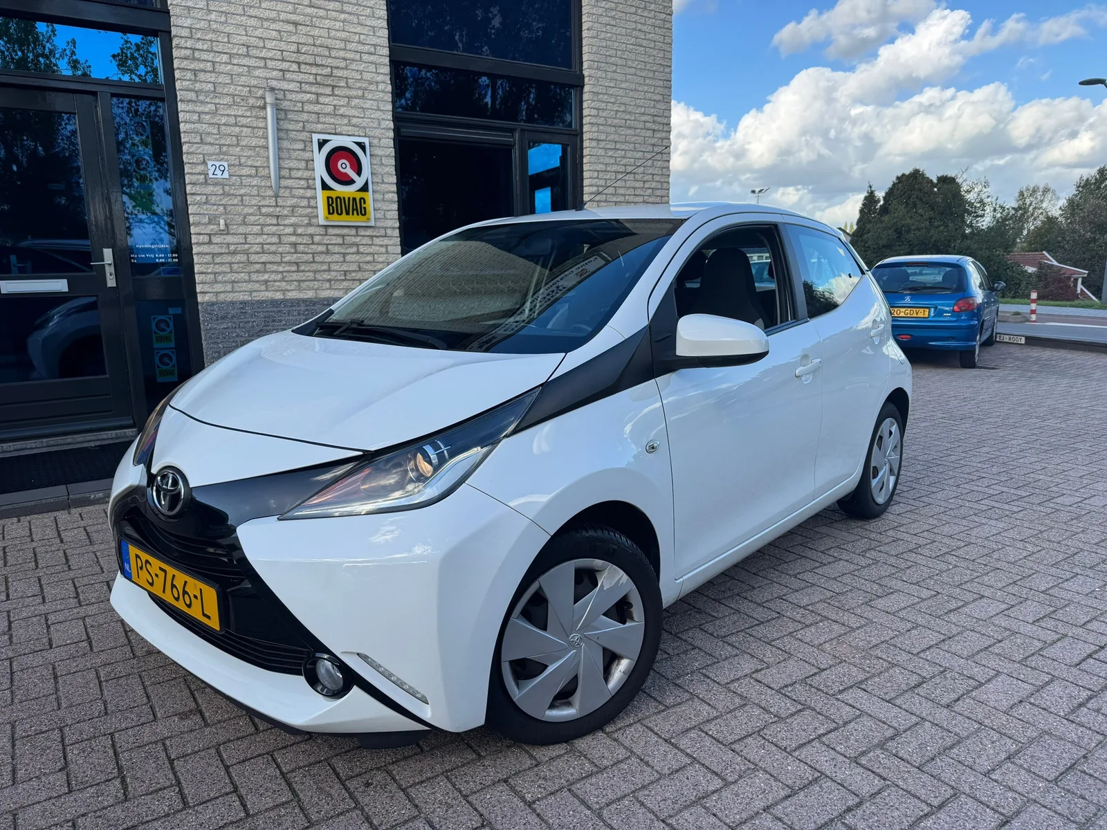 Toyota Aygo (2017) — foto 1