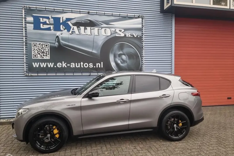 Alfa Romeo Stelvio (2017)
