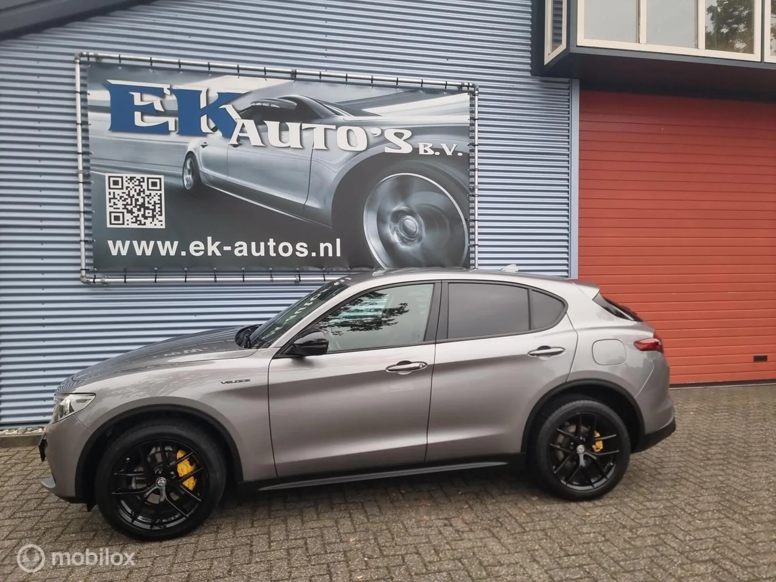 Alfa Romeo Stelvio (2017) — foto 1