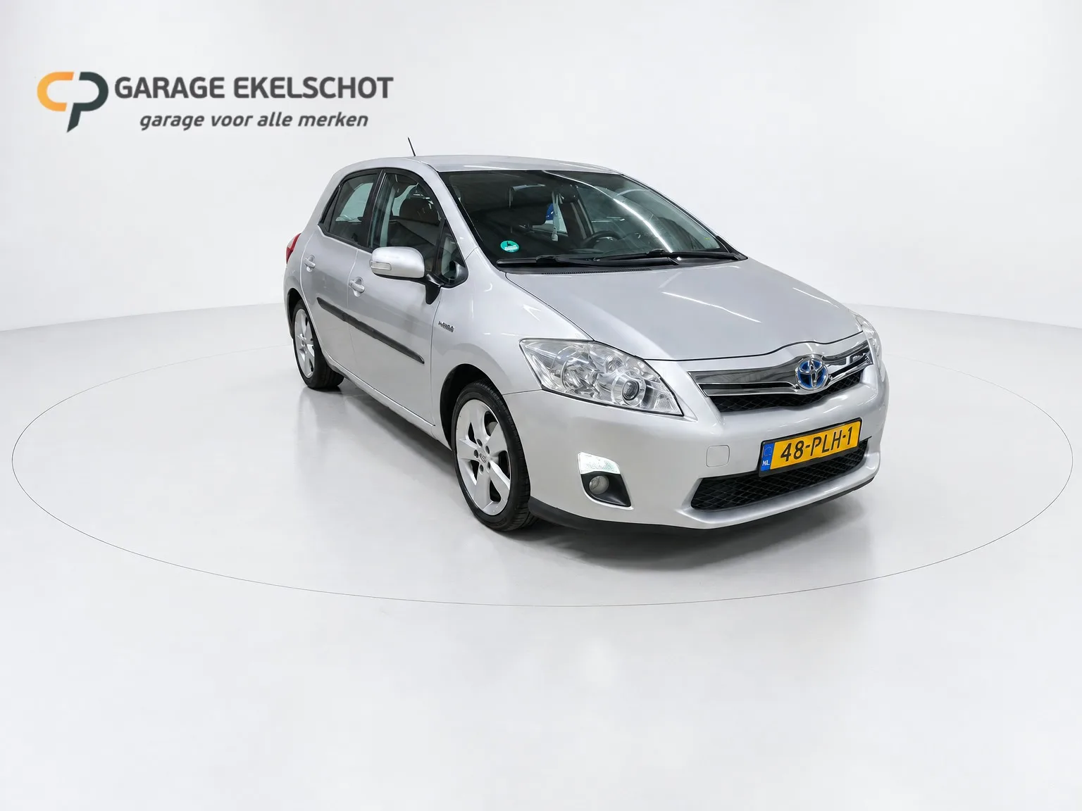 Toyota Auris (2011) — foto 1