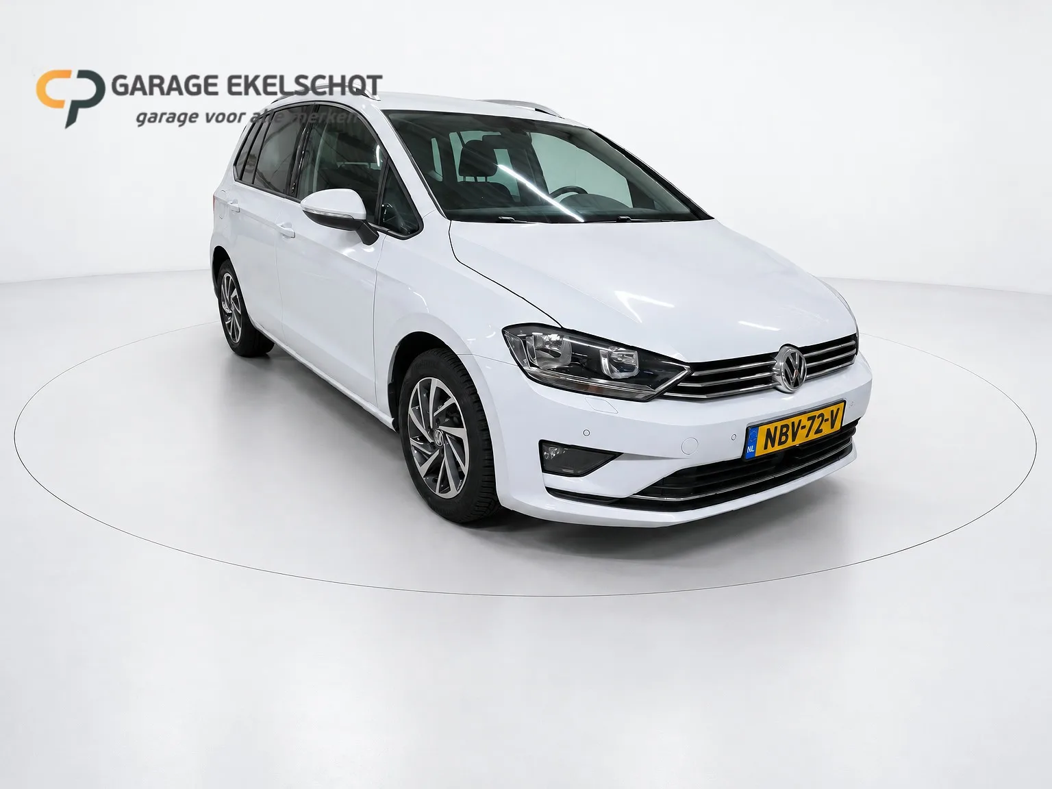 Volkswagen Golf Sportsvan (2017) — foto 1