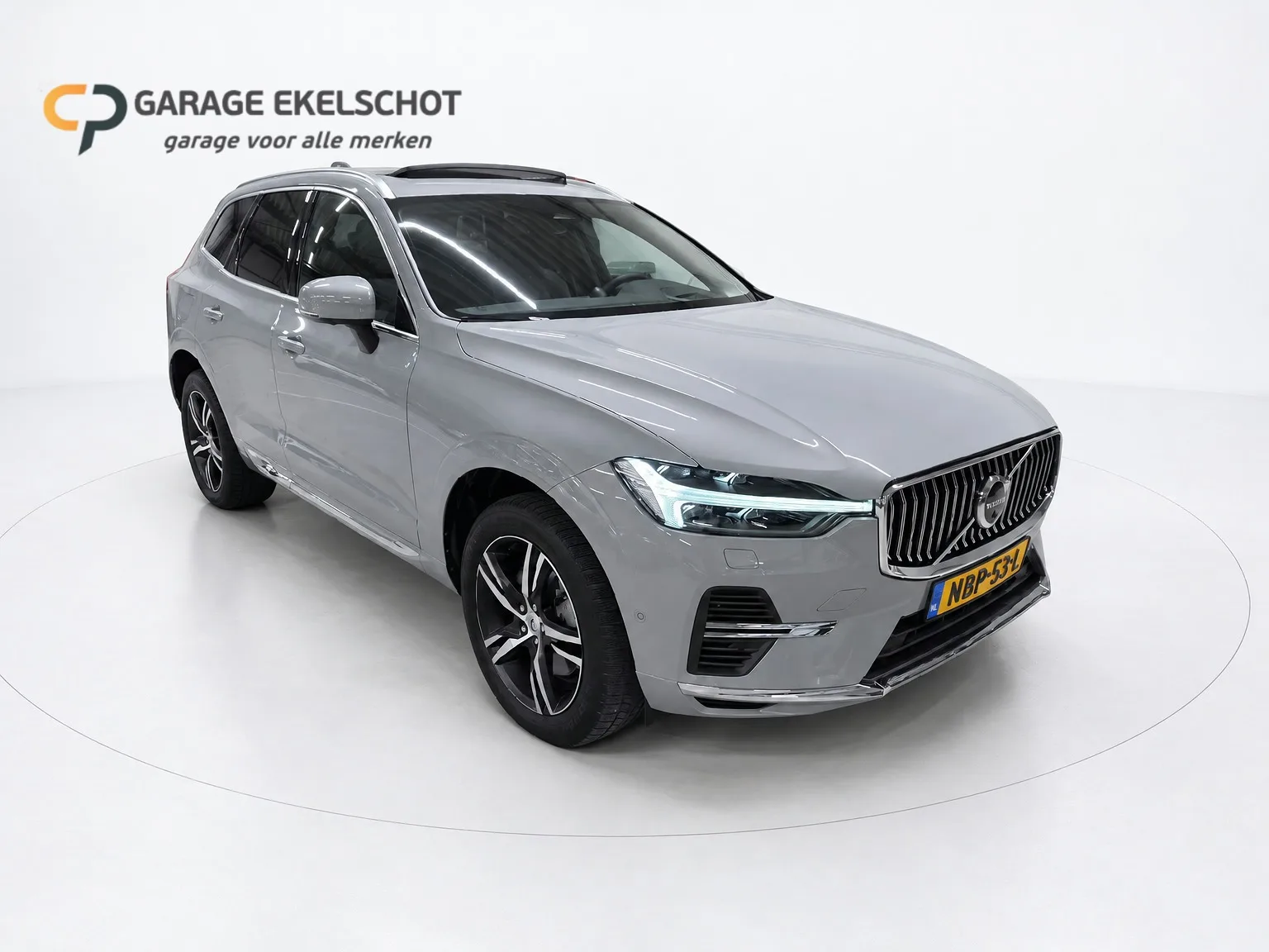 Volvo XC60 (2024) — foto 1