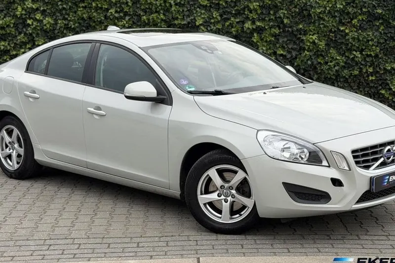 Volvo S60 (2012)
