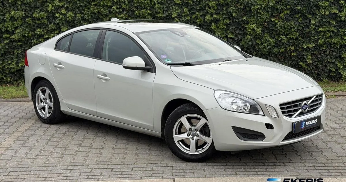 Volvo S60 (2012) — foto 1
