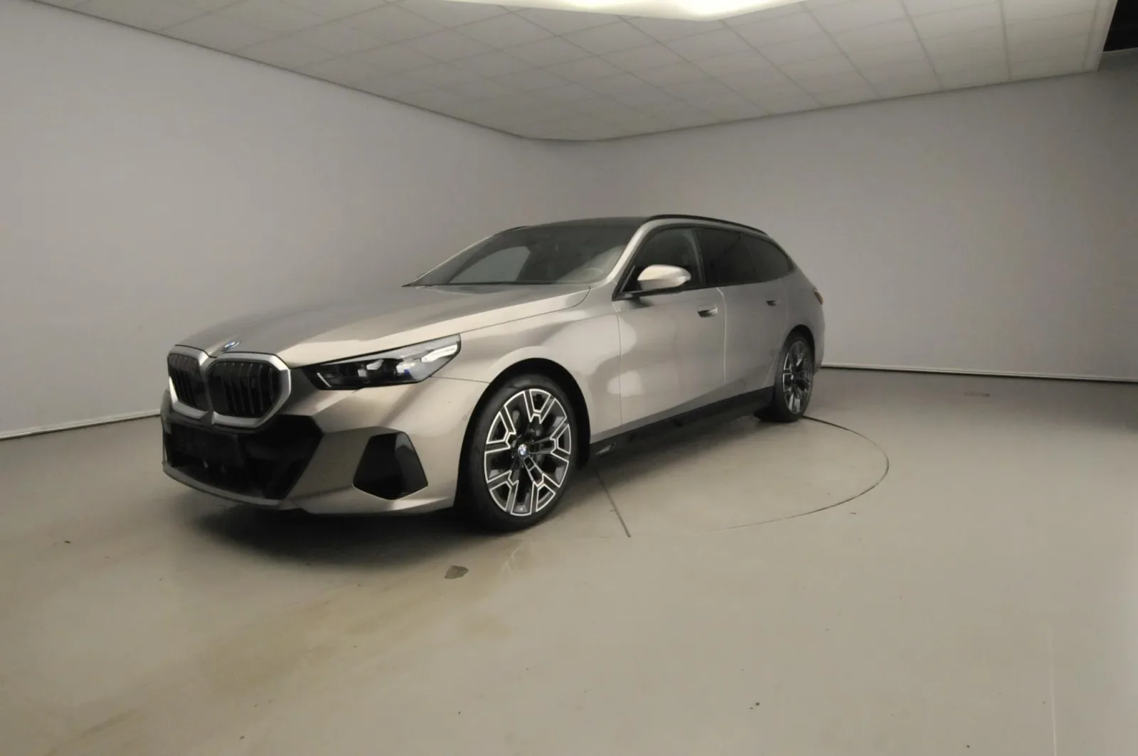 BMW i5 (2026) — foto 1