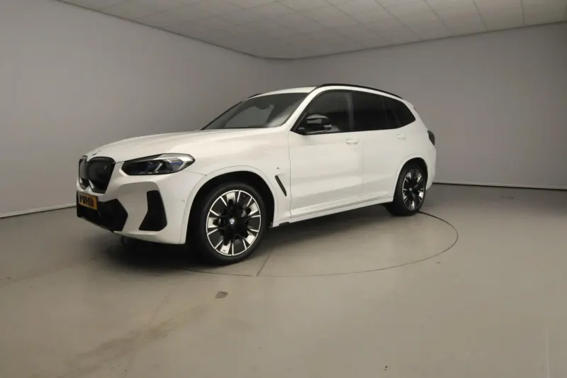BMW iX3 (2022)
