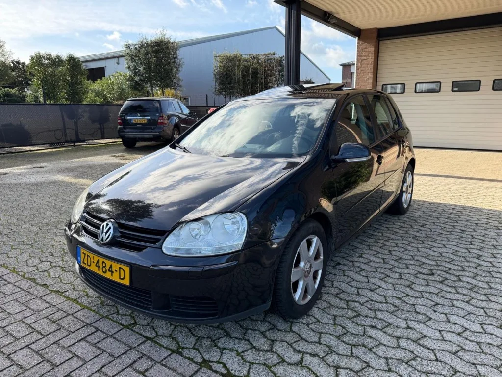 Volkswagen Golf (2006) — foto 1