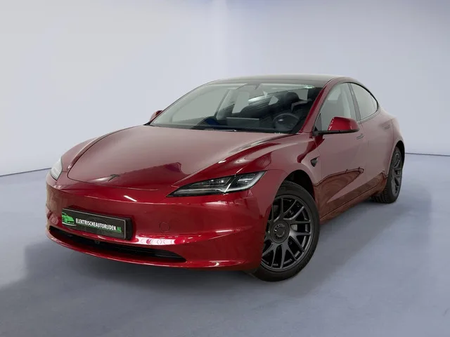 Tesla Model 3 (2026) — foto 1