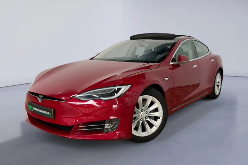 Tesla Model S (2018)