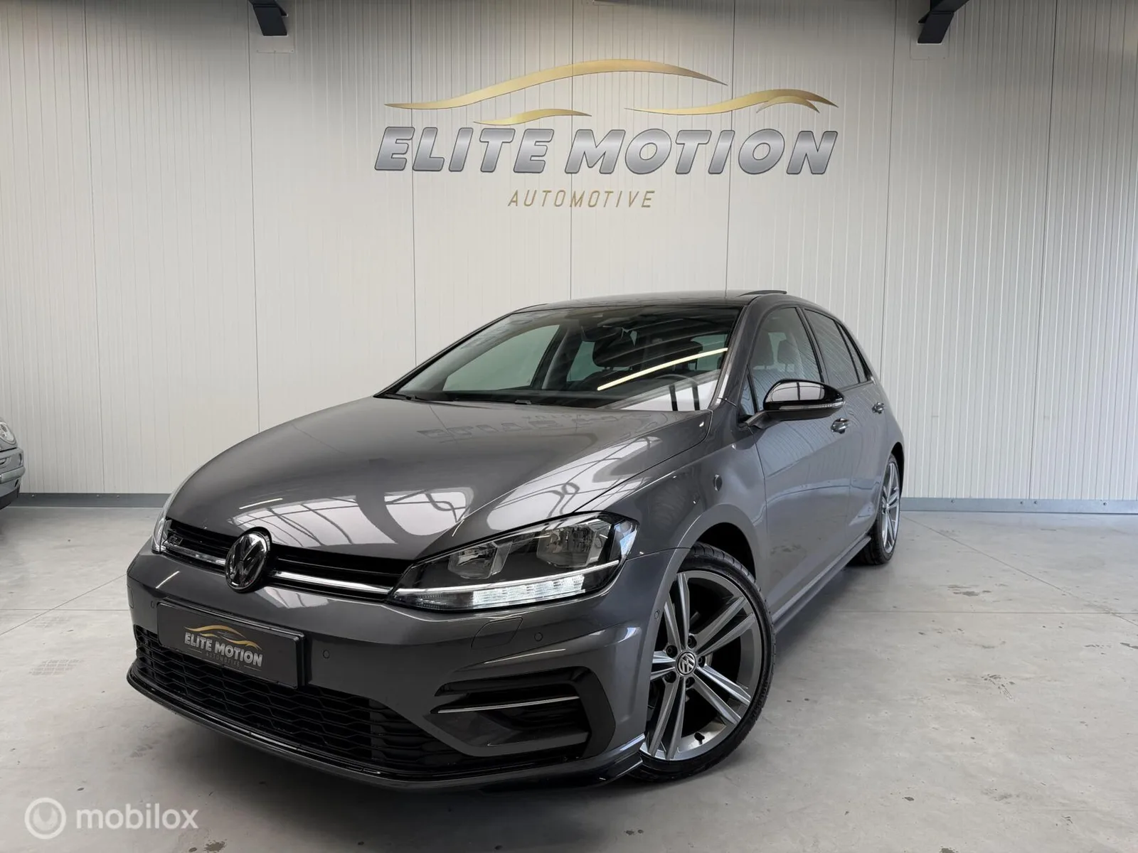 Volkswagen Golf (2019) — foto 1