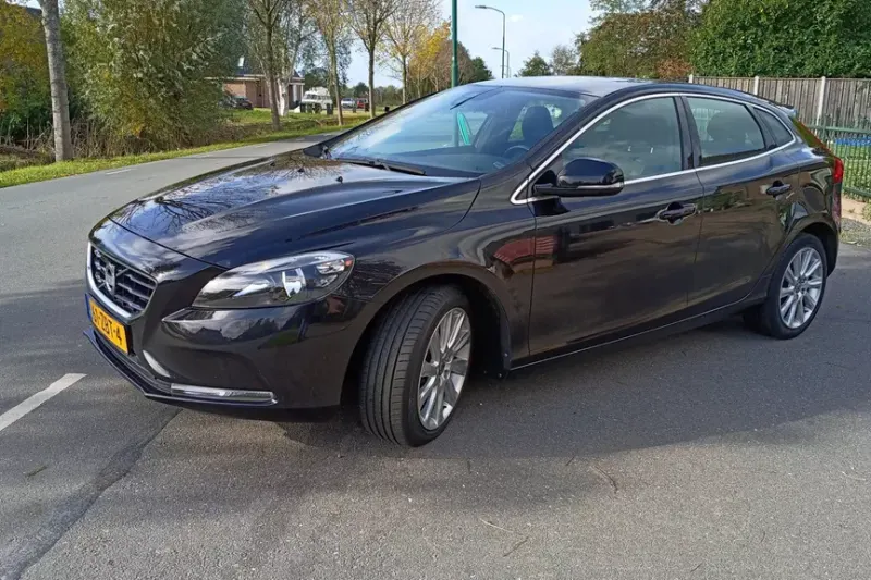 Volvo V40 (2012)