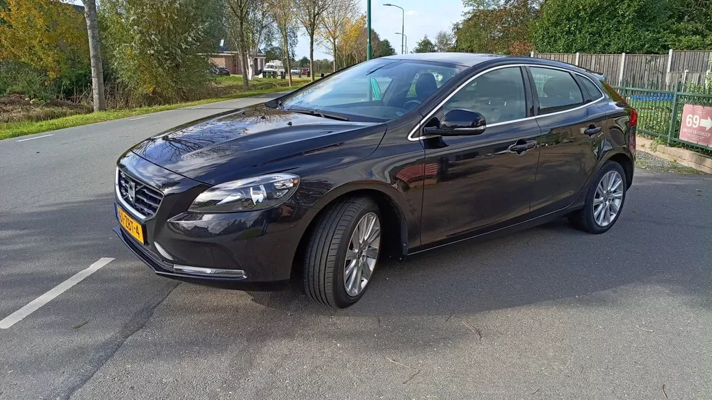 Volvo V40 (2012) — foto 1