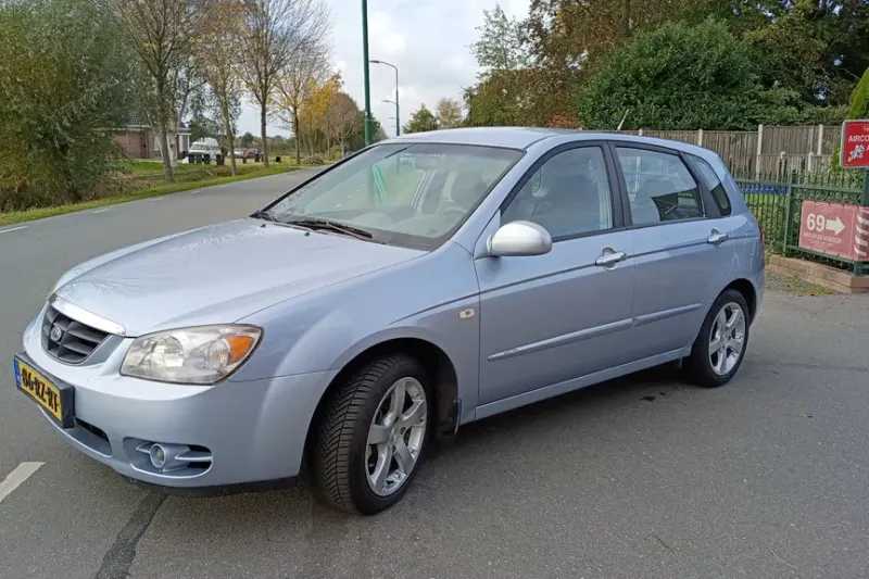 Kia Cerato (2005)