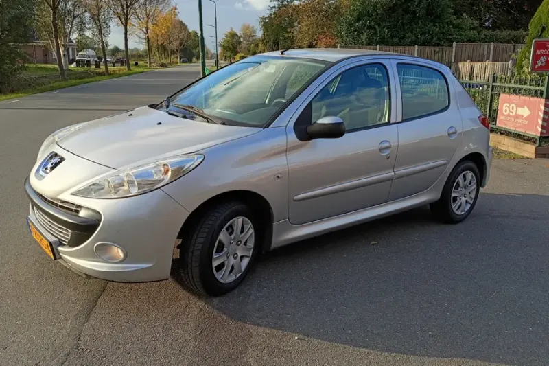 Peugeot 206 (2010)