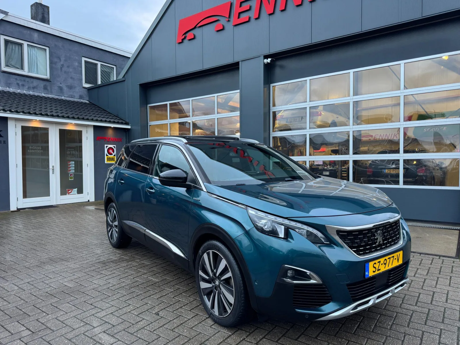 Peugeot 5008 (2018) — foto 1