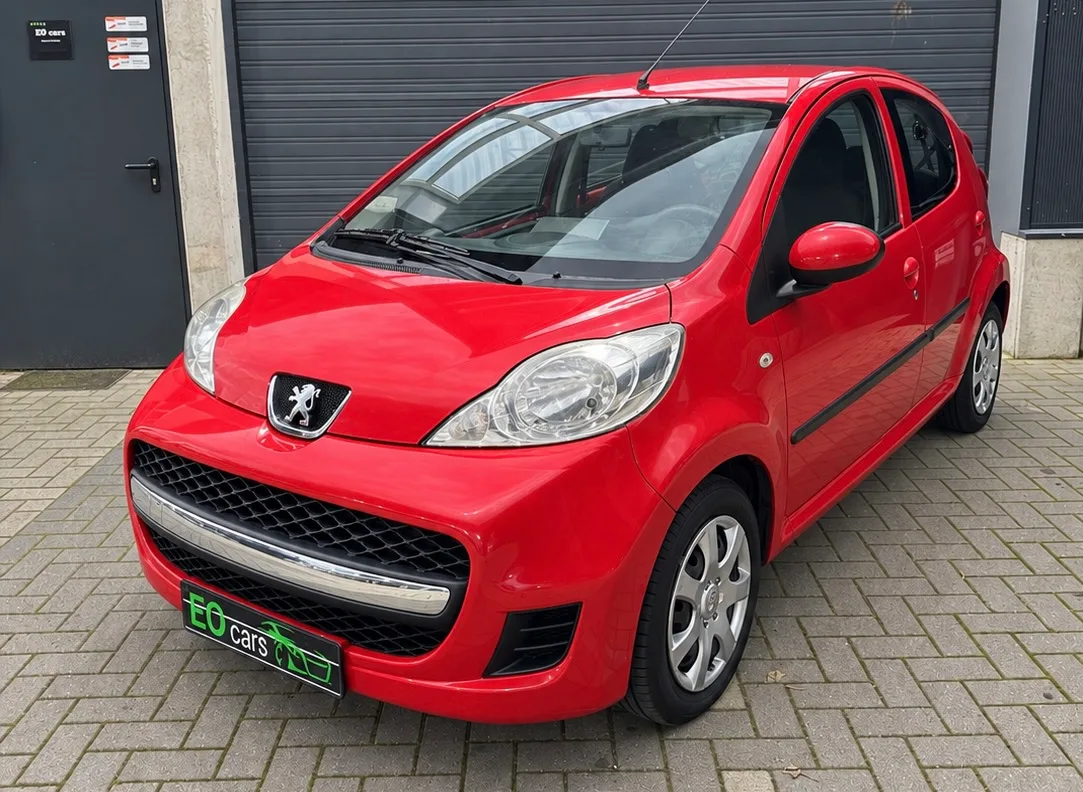 Peugeot 107 (2011) — foto 1