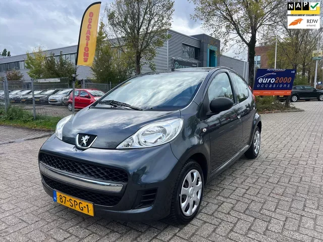 Peugeot 107 (2011) — foto 1