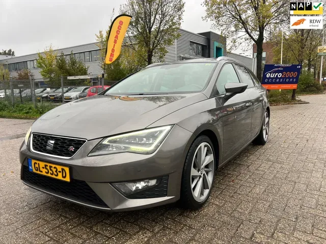 SEAT Leon (2015) — foto 1