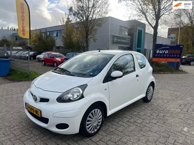 Toyota Aygo (2010) — foto 1
