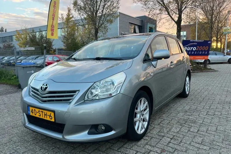 Toyota Verso (2011)