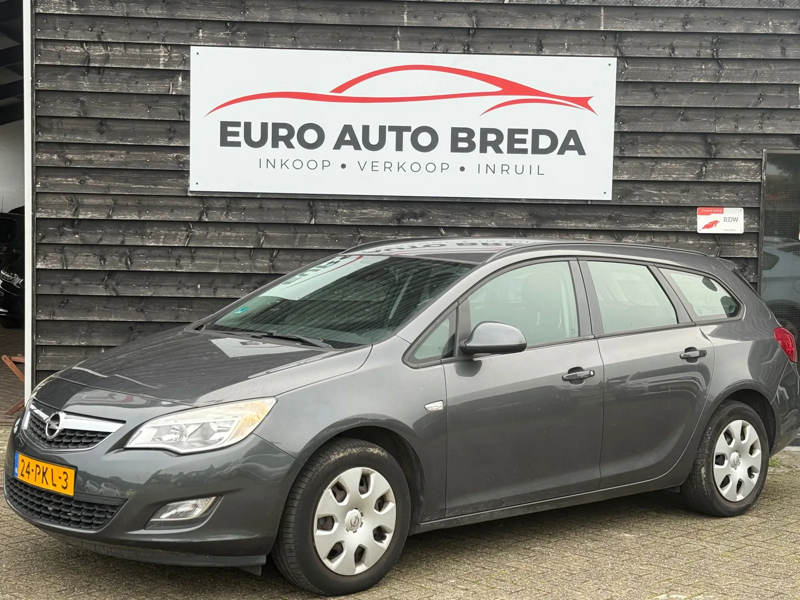 Opel Astra (2011) — foto 1
