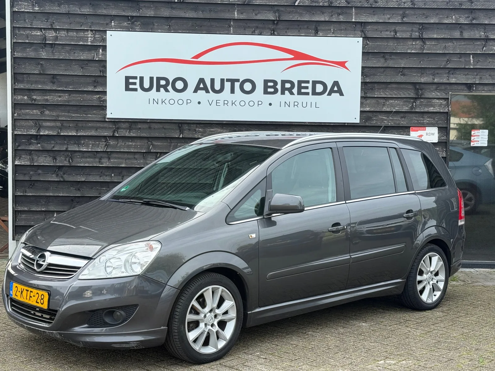 Opel Zafira (2011) — foto 1