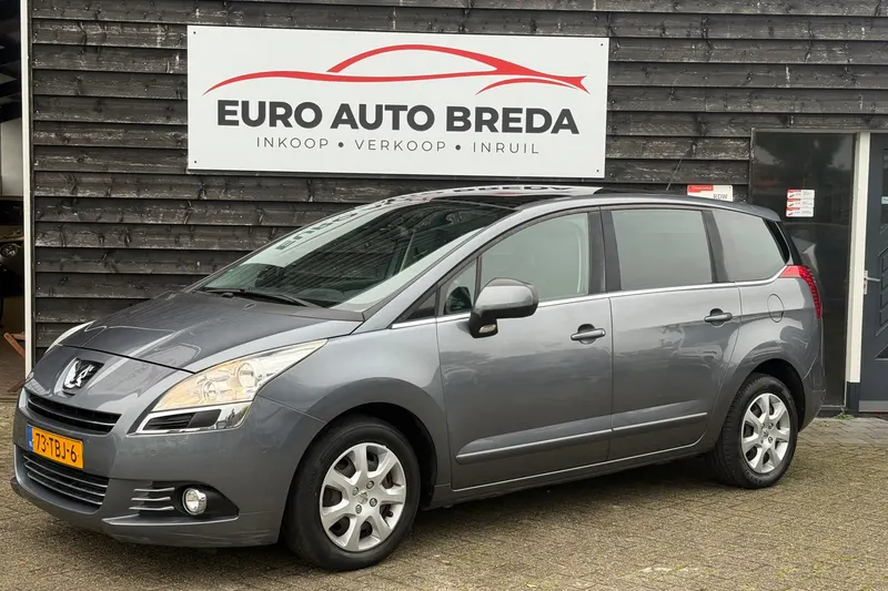 Peugeot 5008 (2012)