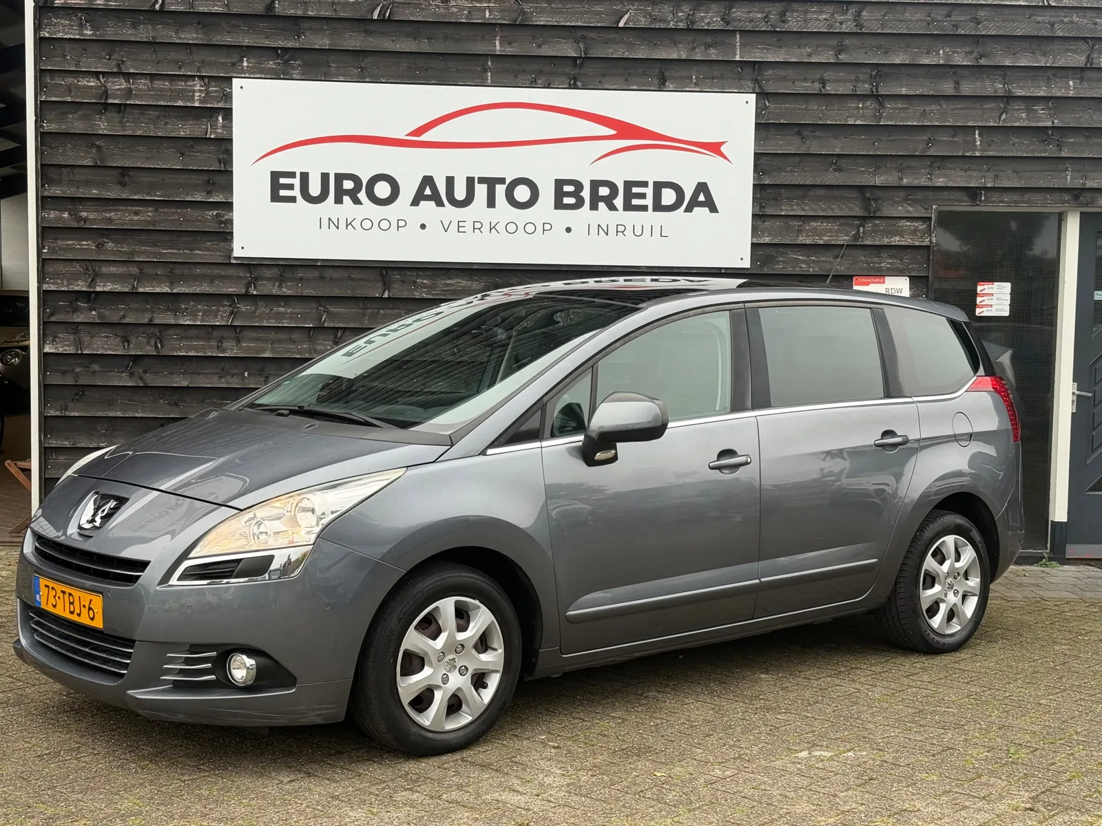 Peugeot 5008 (2012) — foto 1
