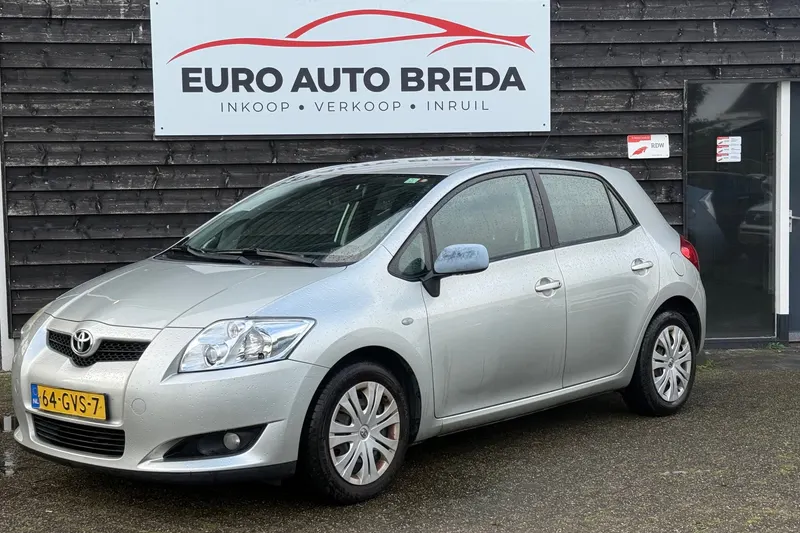 Toyota Auris (2008)