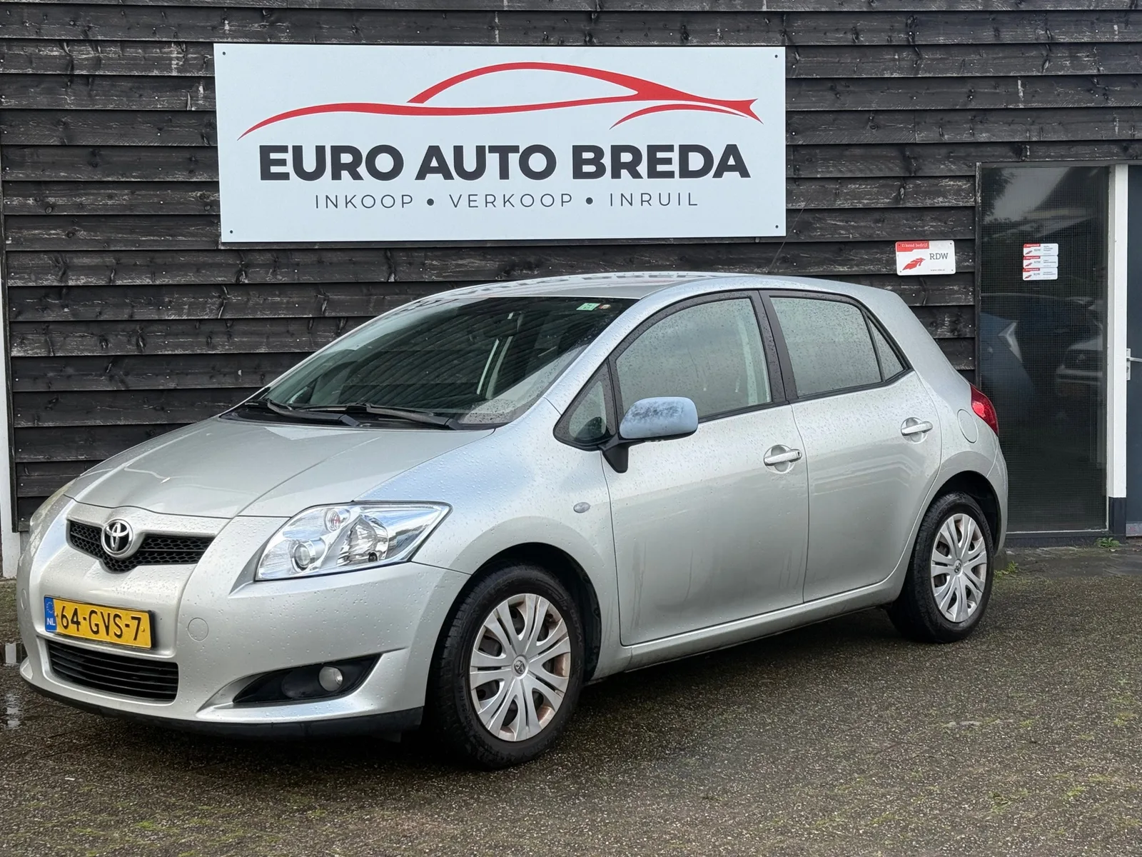 Toyota Auris (2008) — foto 1