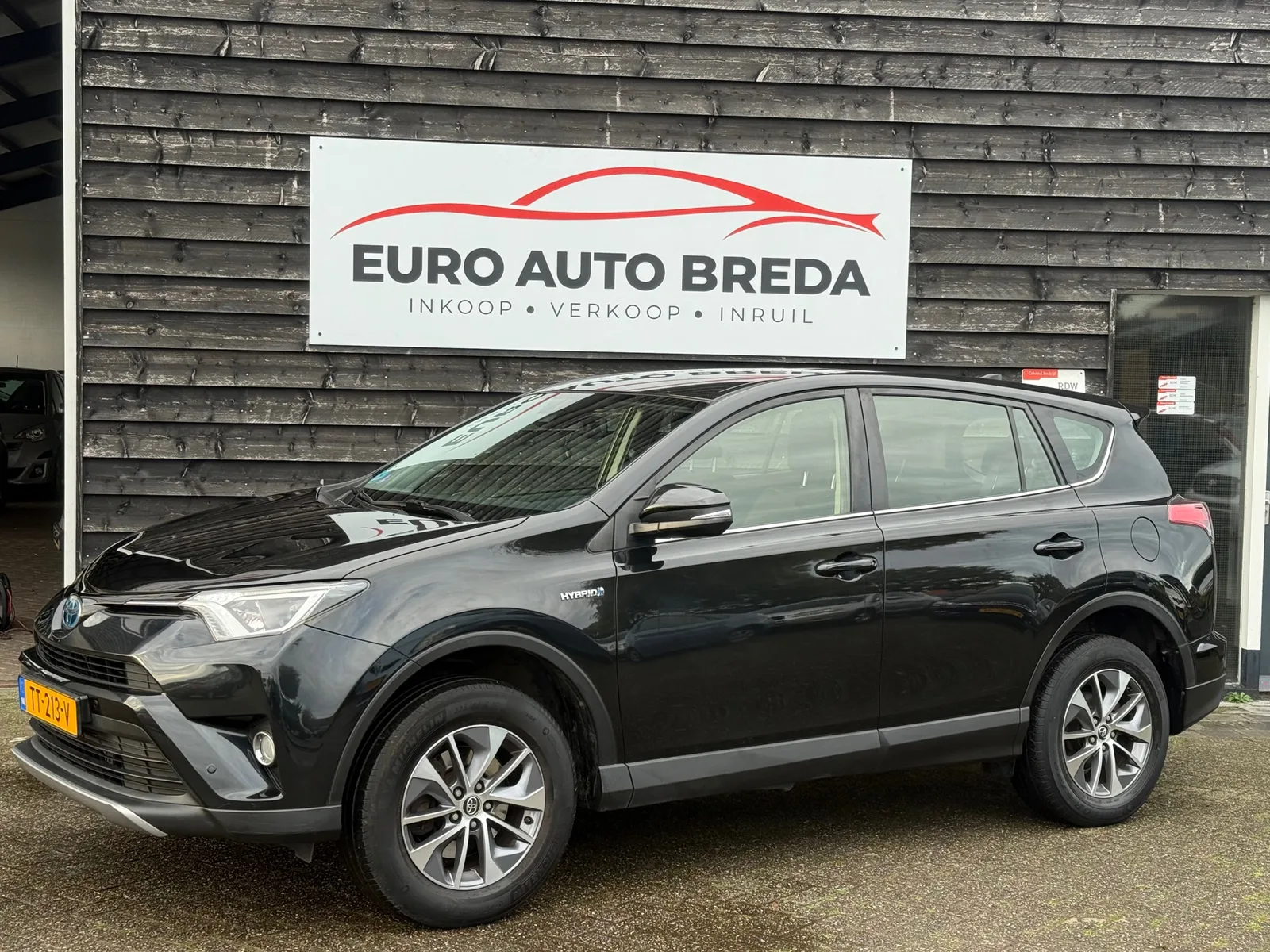 Toyota RAV4 (2018) — foto 1