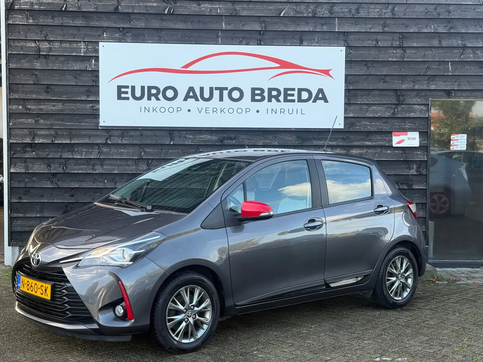 Toyota Yaris (2018) — foto 1