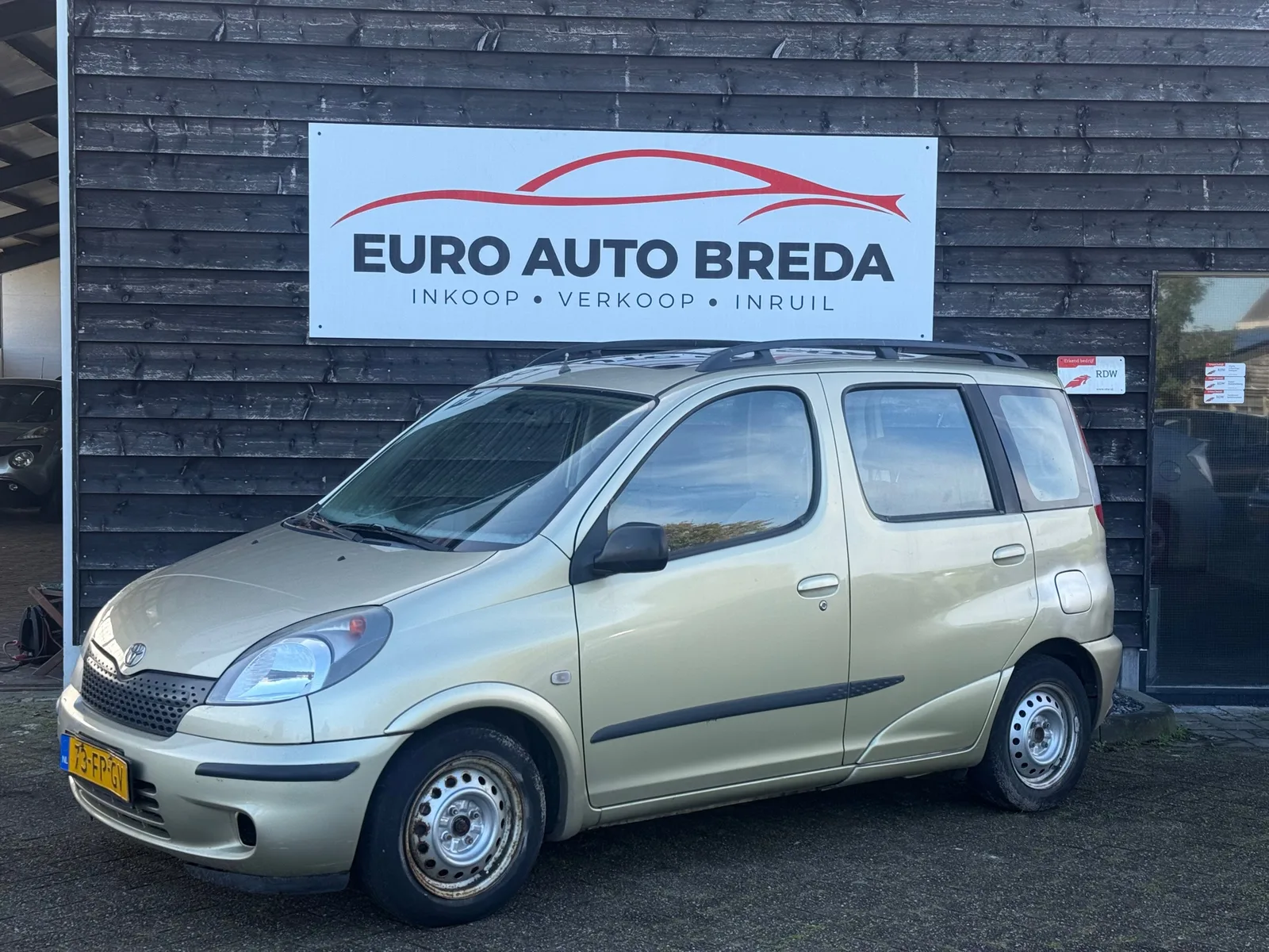 Toyota Yaris Verso (2000) — foto 1