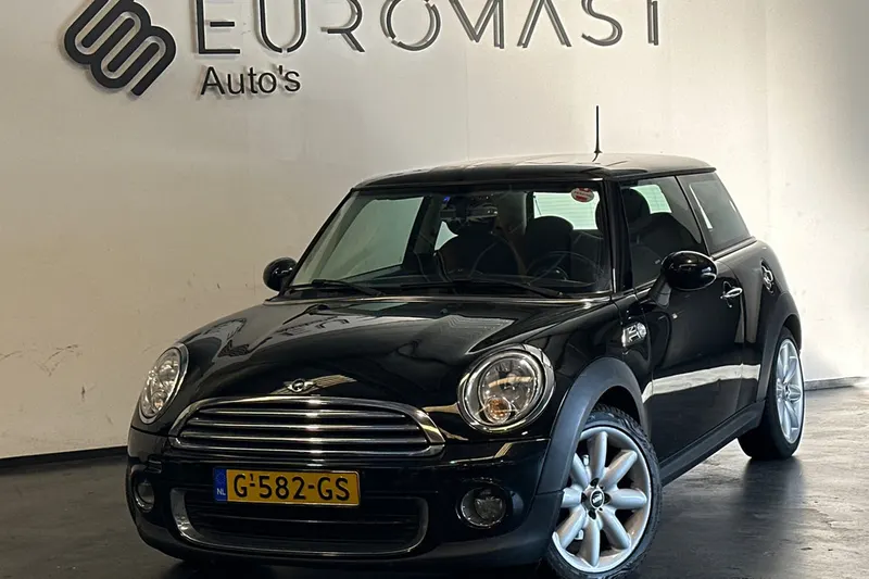 MINI One (2012)