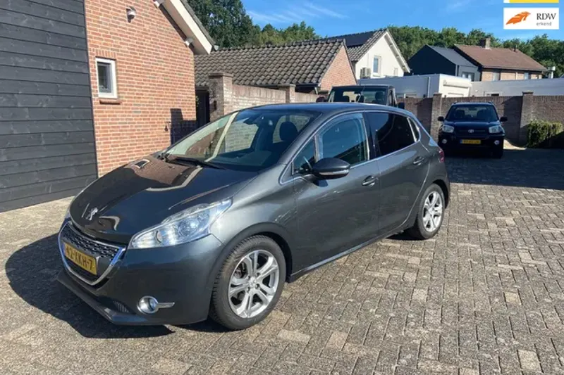 Peugeot 208 (2012)