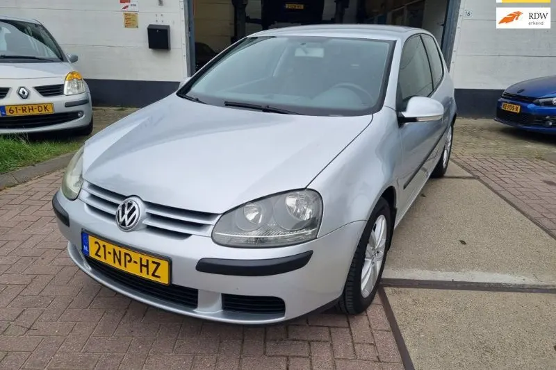 Volkswagen Golf (2004)