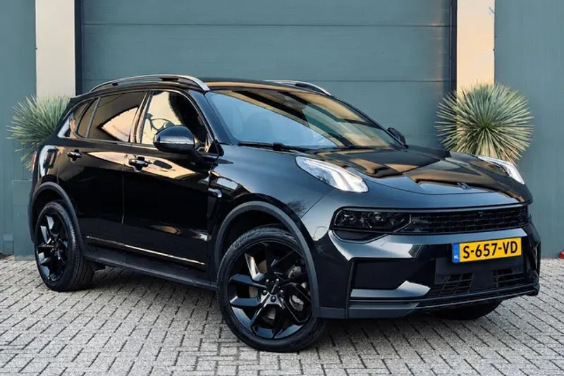 Lynk & Co 01 (2023)