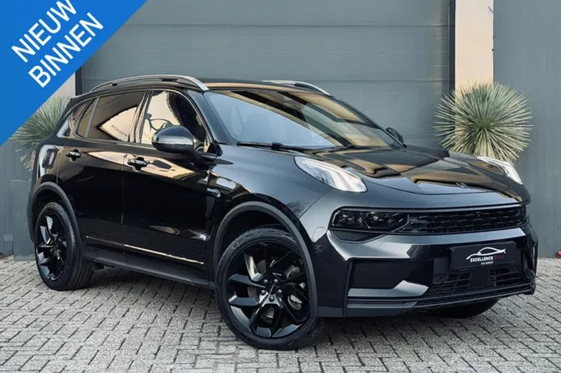 Lynk & Co 01 (2023)