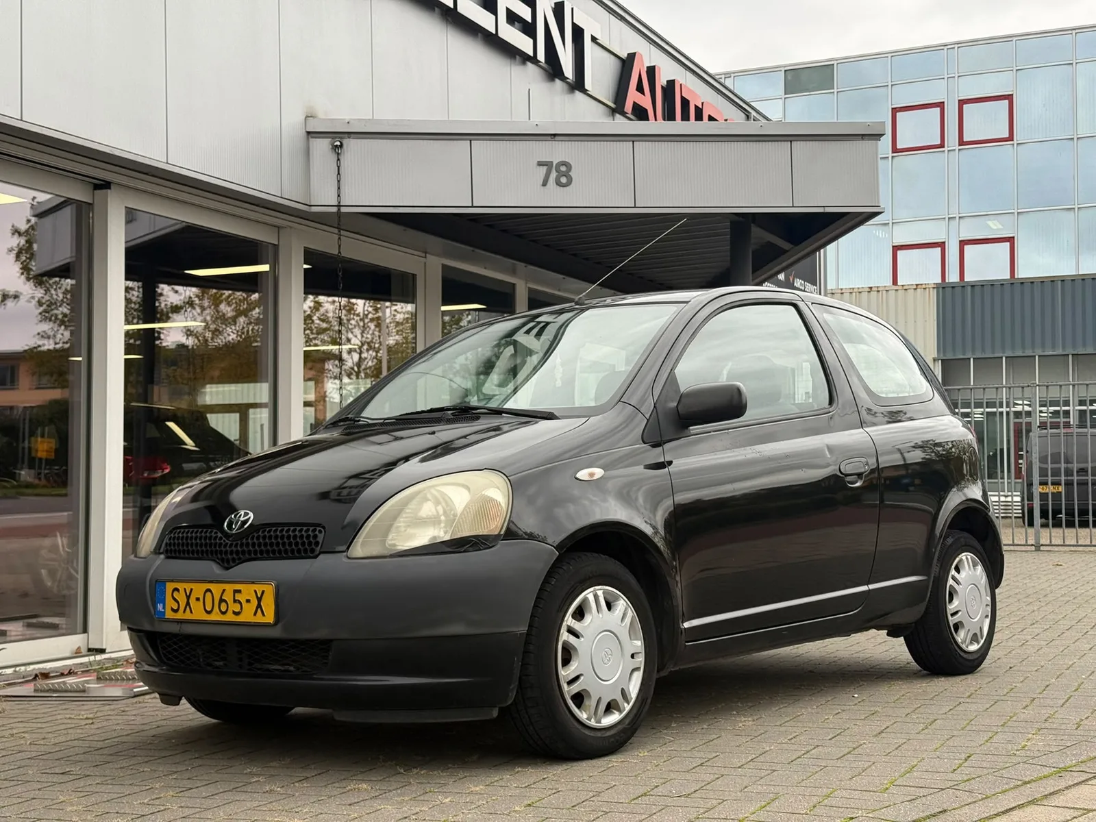 Toyota Yaris (1999) — foto 1