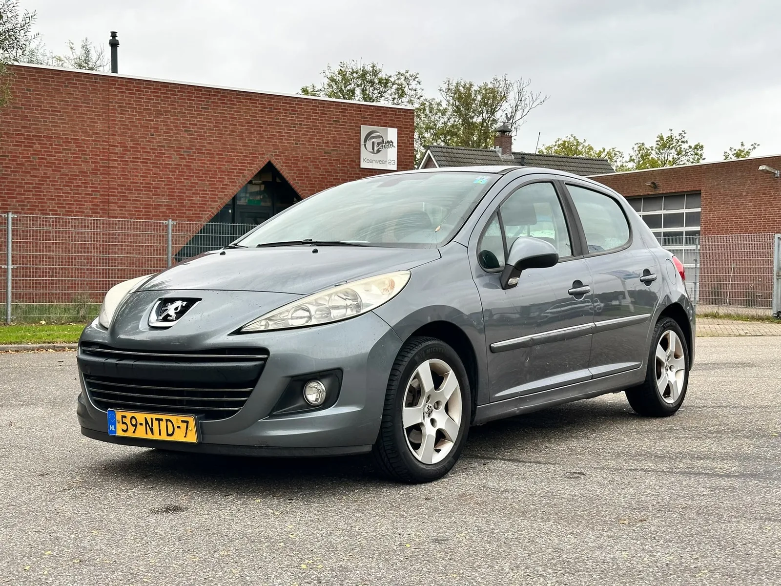Peugeot 207 (2011) — foto 1