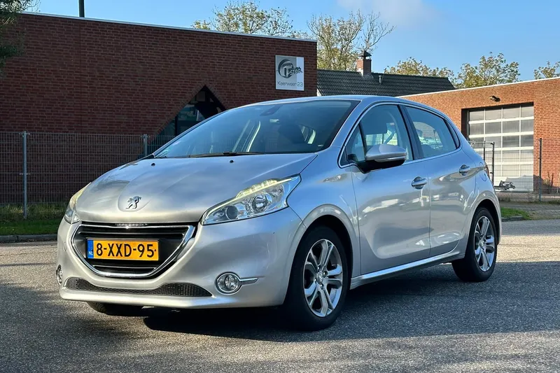 Peugeot 208 (2014)