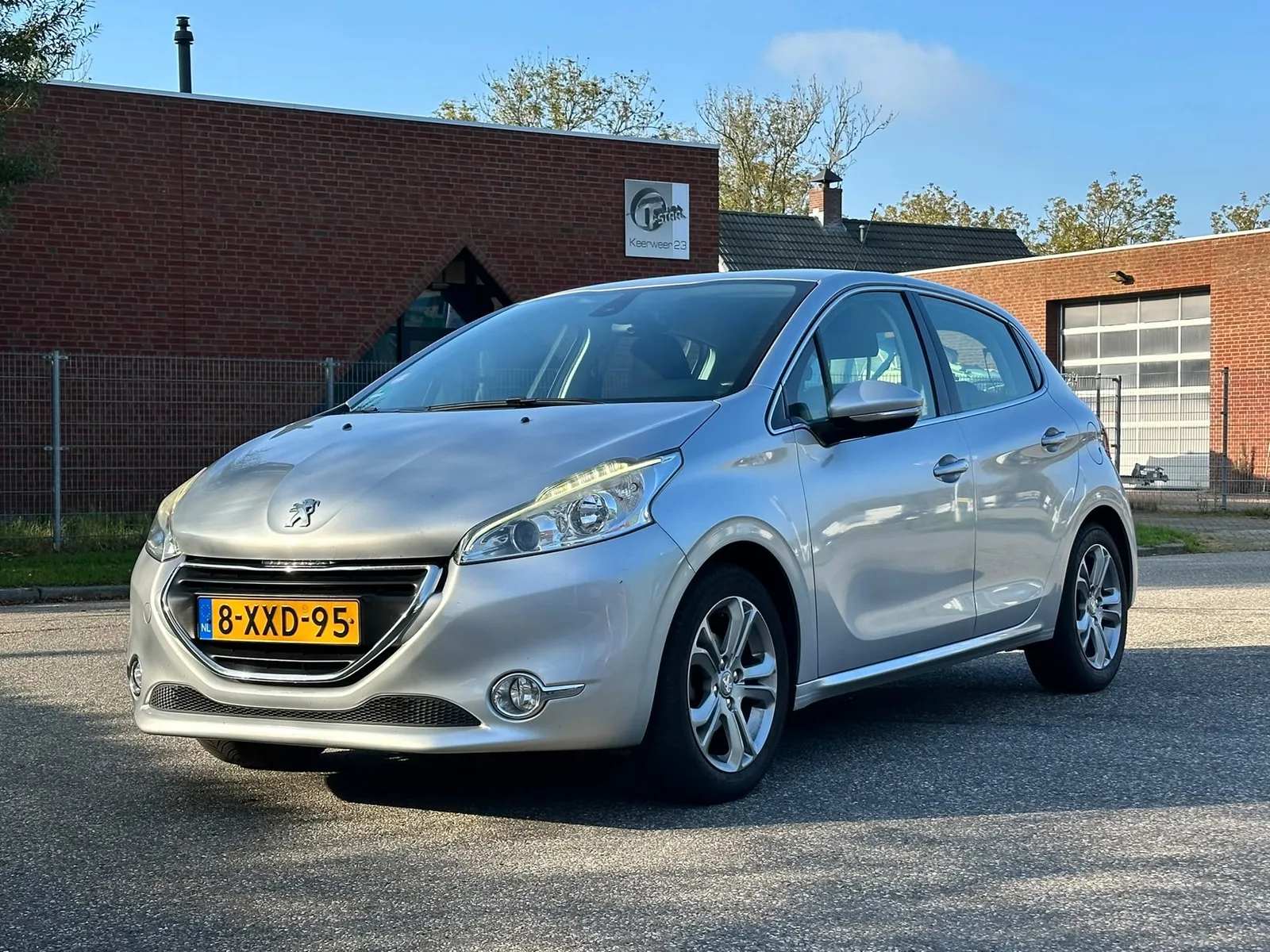 Peugeot 208 (2014) — foto 1
