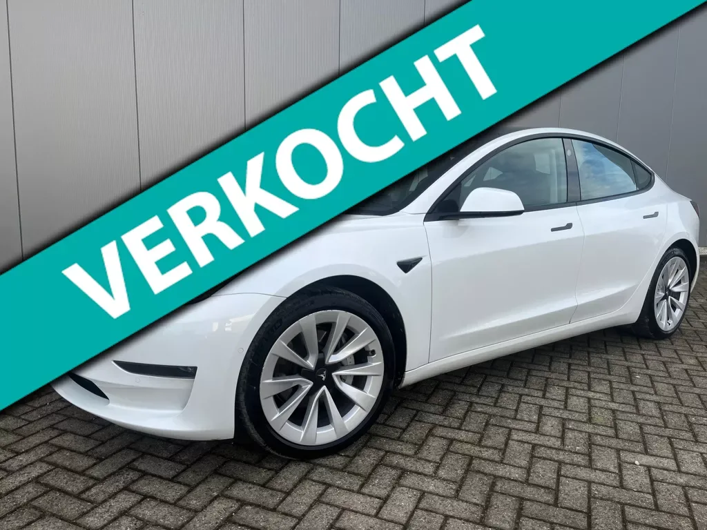 Tesla Model 3 (2020) — foto 1