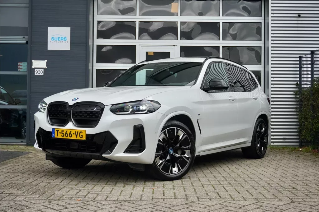 BMW iX3 (2023) — foto 1