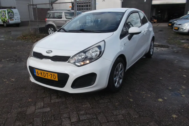 Kia Rio (2013)