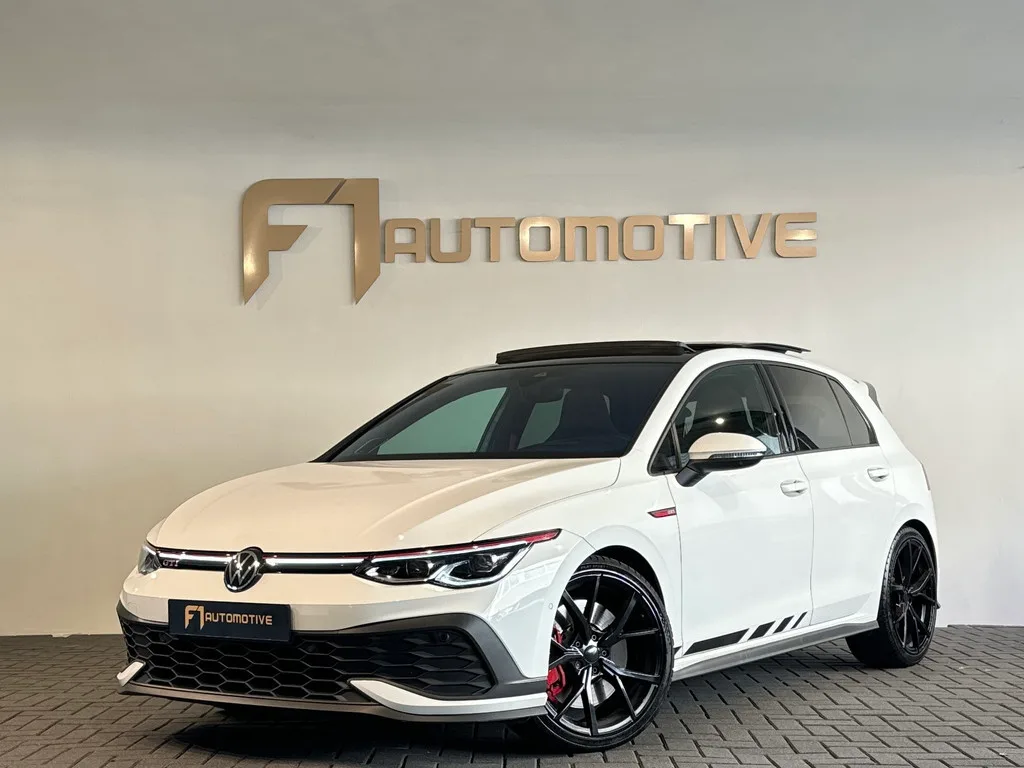 Volkswagen Golf (2022) — foto 1